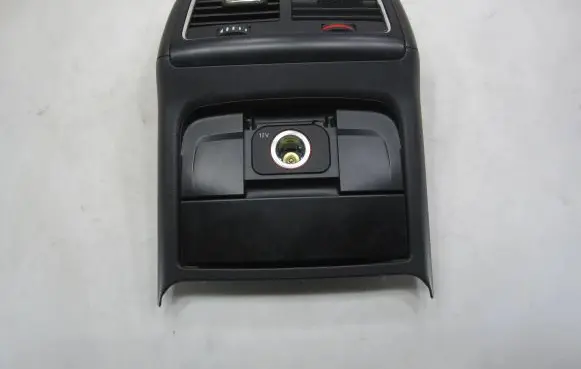 Audi A5 8T 8F Rear air vent grill 8K0819203E