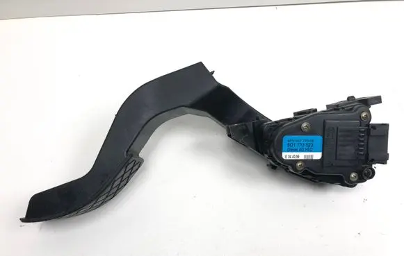 Audi A6 S6 C5 4B Accelerator throttle pedal 8D1723523