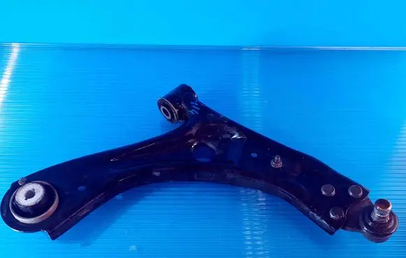 Ford Focus Front lower control arm/wishbone K7LRA 613A423AEB