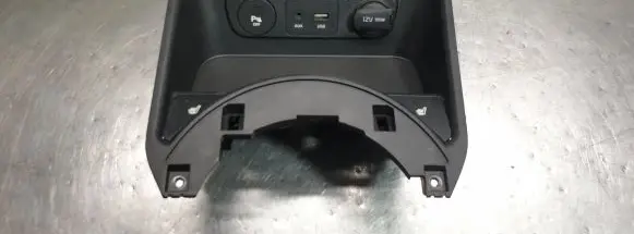 KIA Sportage Center console 846303U200WK