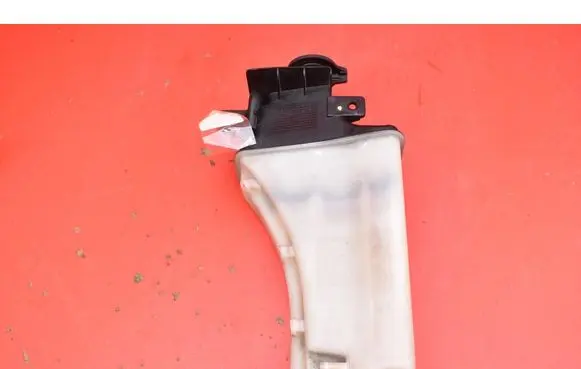 Hyundai Genesis Coolant expansion tank/reservoir 254302M000