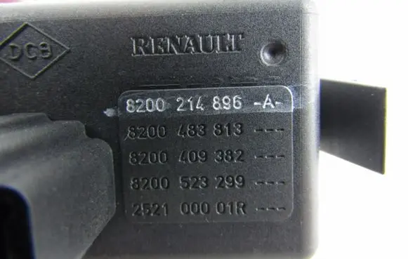 Renault Twingo II Hazard light switch 8200214896