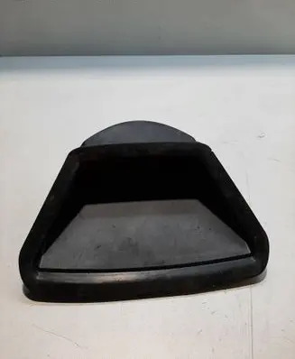 BMW 7 E38 Third/center stoplight 8352788