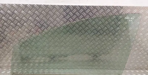 Toyota Prius (NHW20) Front door window glass four-door