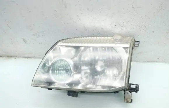Nissan X-Trail T30 Headlight/headlamp 