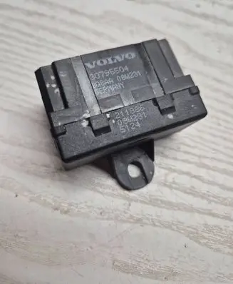 Volvo XC70 Seat heating relay 30795504 211886 08AA00W231