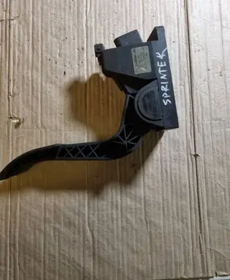 Mercedes-Benz Sprinter W901 W902 W903 W904 Accelerator throttle pedal A9013000404 081002335