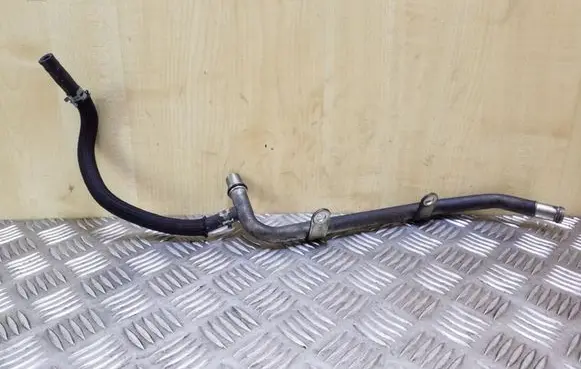 Toyota Avensis T270 Engine coolant pipe/hose