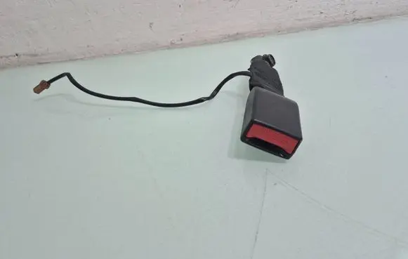 Nissan Qashqai+2 Front seatbelt buckle 306338799JN7