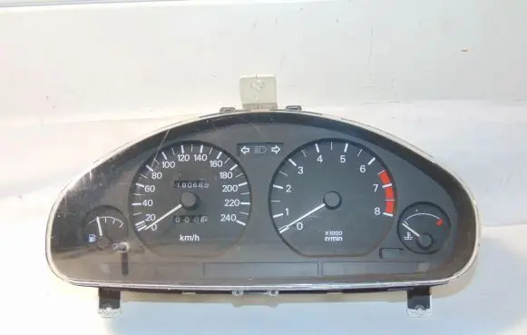 Mitsubishi Carisma Speedometer (instrument cluster) MR114265 DX40 DP0179