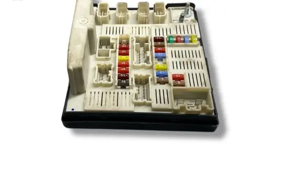 Renault Megane II Fuse module 8200455424 8690854269 519083091
