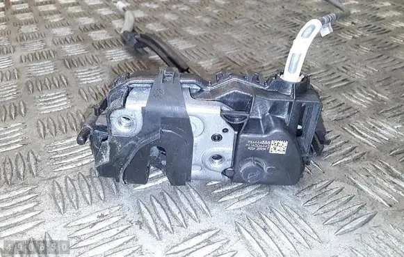 Opel Mokka B Front door lock 1a006443