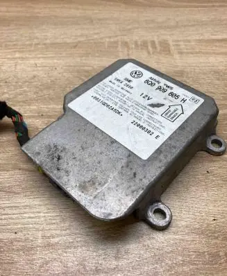 Skoda Fabia Mk1 (6Y) Airbag control unit/module 6Q0909605H 5WK42950