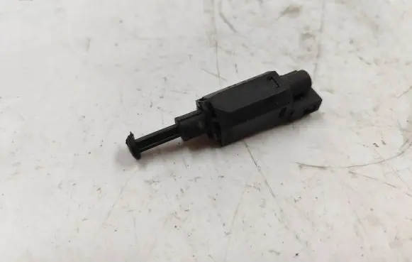 Volkswagen PASSAT B4 Brake pedal sensor switch 1H0927189A