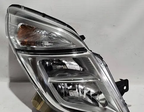 Nissan NV400 Headlight/headlamp 26010BZ50A
