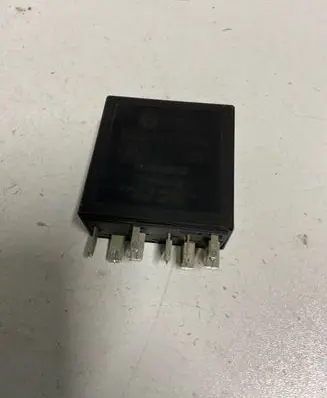 Volkswagen Bora Window wiper relay 4B0955531A 72WA401