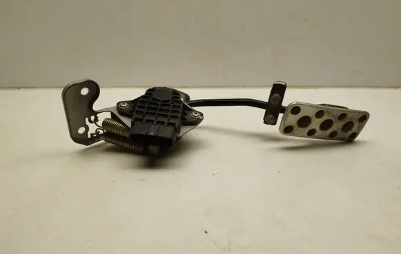 Subaru Legacy Accelerator throttle pedal 36010AG070 1688000200