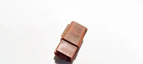 Nissan Almera Tino Other relay 2523079964