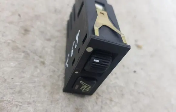 BMW 5 E39 Seat heating switch 61318352259 8352259