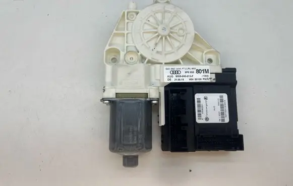 Audi A3 S3 8P Front door window regulator motor 8P0959801M