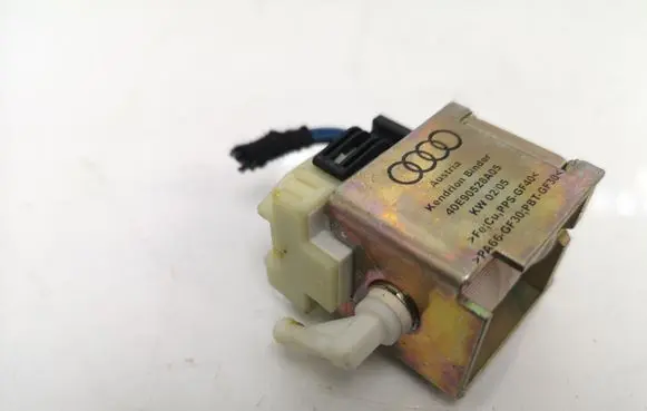 Audi A4 S4 B6 8E 8H Sensor 40E90528A05