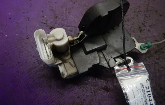 Alfa Romeo 147 Front door lock