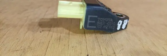 Toyota RAV 4 (XA30) Airbag deployment crash/impact sensor 8983142010 70265EVK3