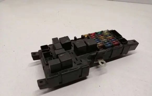 Volvo V70 Fuse module 518322326 8637841 011116164112