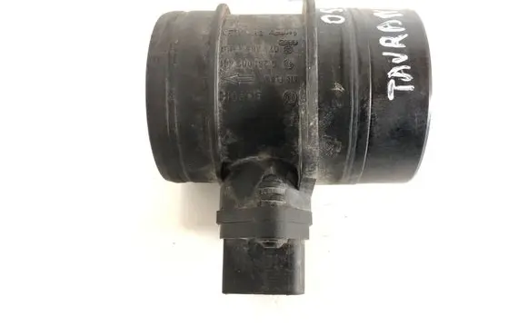 Volkswagen Touran I Mass air flow meter 0281002461 074906461B