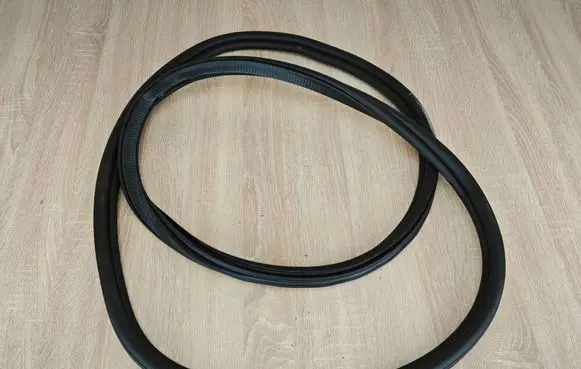 BMW X6 G06 Rubber seal rear door 7437788