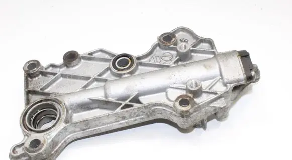 Mercedes-Benz E A207 Oil filter mounting bracket A6511800610