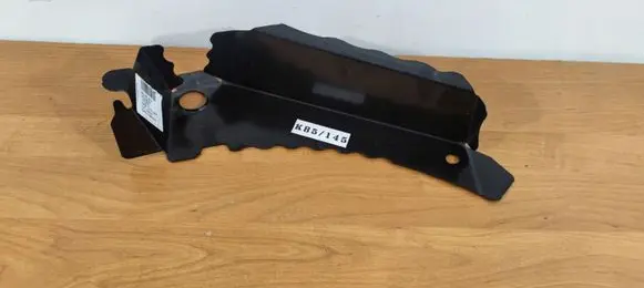 Audi A4 S4 B8 8K Fender mounting bracket 8K0805143A
