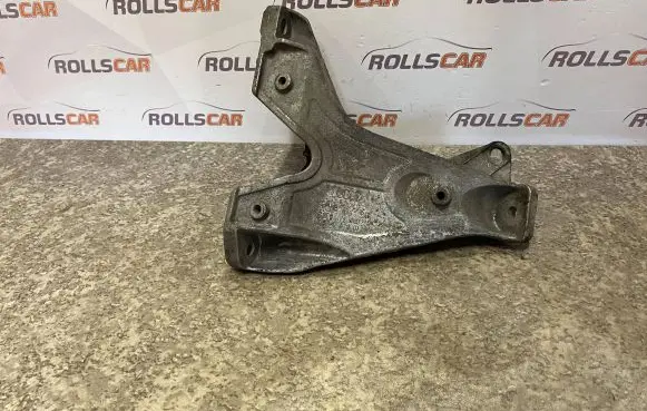 Audi A4 S4 B6 8E 8H Engine mounting bracket 8E0199308D