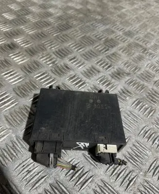 Opel Zafira B Parking PDC control unit/module 13181070