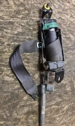Volvo S60 Front seatbelt 8626244
