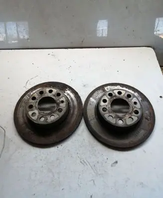 Volkswagen Touran I Rear brake disc