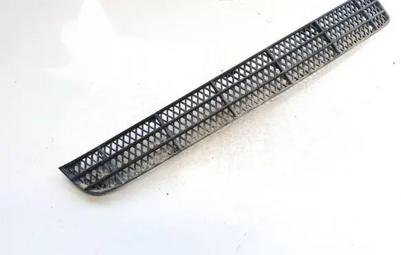 Volvo XC90 Front bumper lower grill 08662997