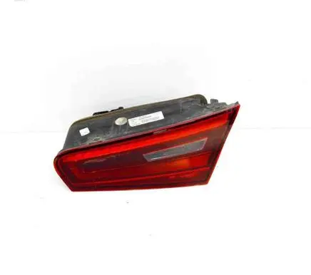 Tailgate rear/tail lights