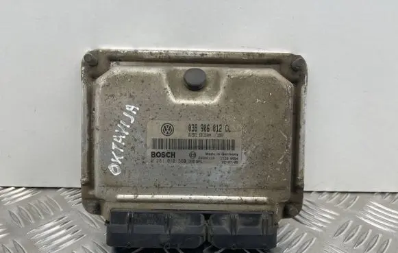 Skoda Octavia Mk2 (1Z) Engine control unit/module 038906012CL 0281010380