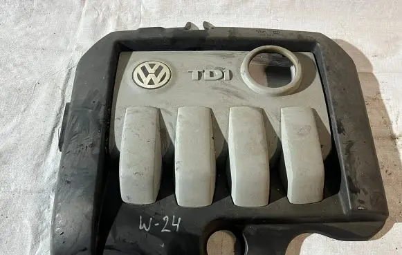 Volkswagen PASSAT B6 Engine cover (trim) 03G103925CA 03G103925BR 03G103925BJ