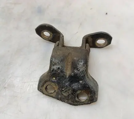 Nissan Primera Front door upper hinge 