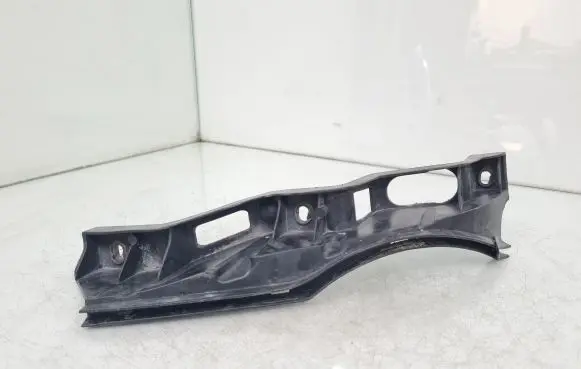 Volkswagen PASSAT B6 Front bumper mounting bracket 3C0807890