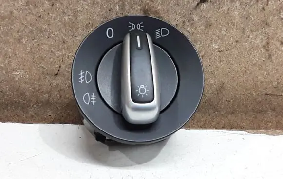 Volkswagen PASSAT B7 Light switch 3C8941431C