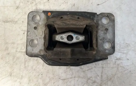 Ford S-MAX Engine mount bracket 30680699