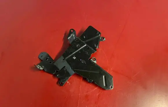 BMW iX Other engine bay part 9871215