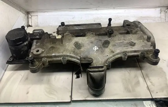 Volvo V70 Rocker cam cover 