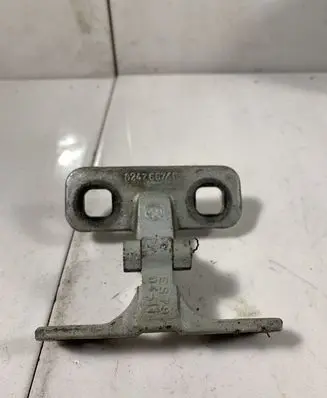BMW X5 E53 Tailgate/trunk/boot hinge 8247667