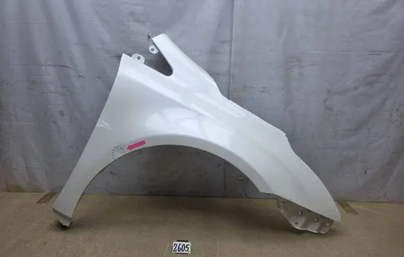 Toyota Avensis T270 Fender 
