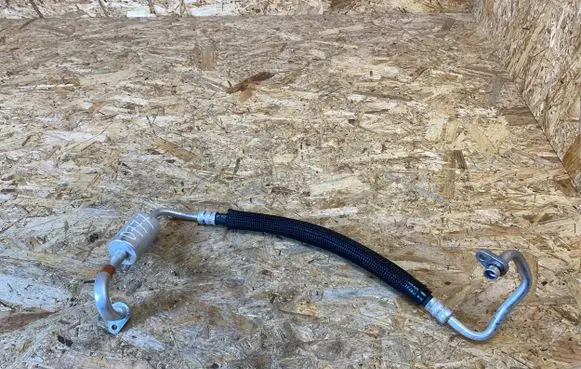 Nissan X-Trail T33 Air conditioning (A/C) pipe/hose