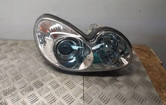 Hyundai Sonata Headlight/headlamp 921023D